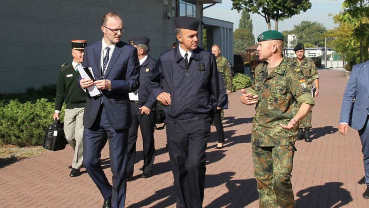 Supreme-Allied-Comm-Trans-Visit-1001_sact.jpg